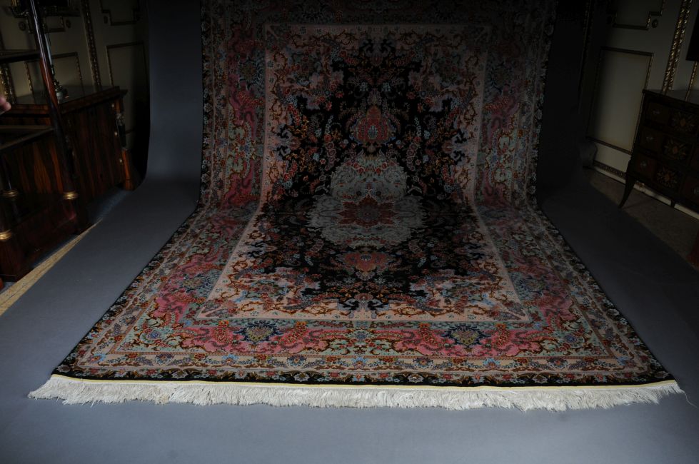 Royal carpet, Tabriz silk on cork wool, 380 x 240 cm Y-128